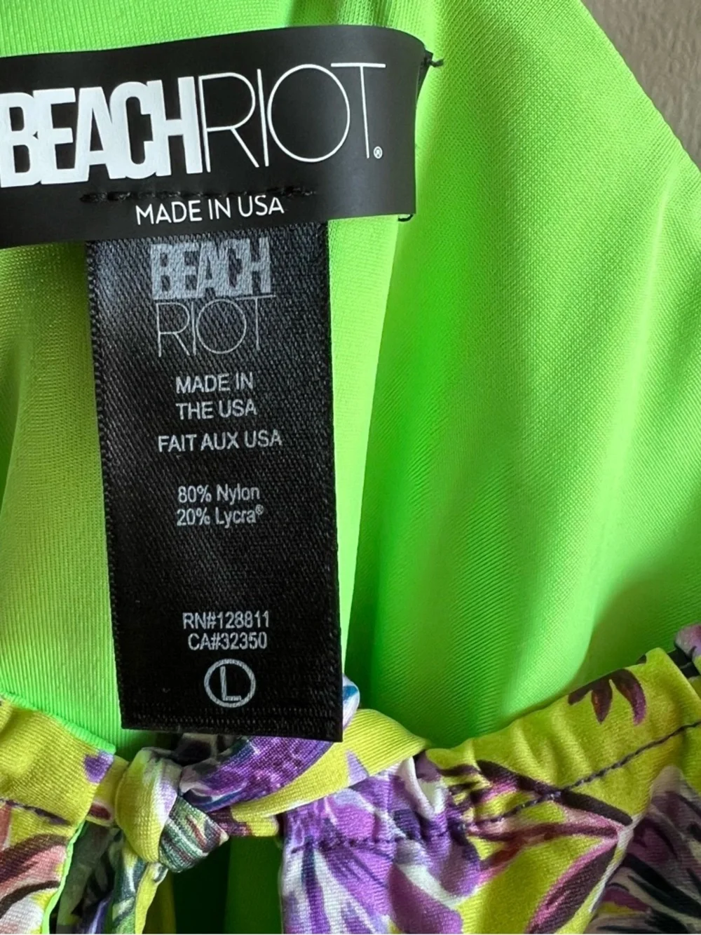 Beach Riot shoulders lined floral
